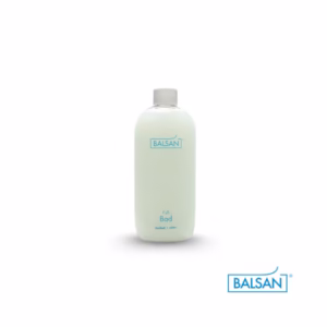 Zeliščna kopel za stopala BALSAN Foot Bath poživi stopala z edinstveno kombinacijo zeliščnih izvlečkov, kot so smrekove iglice, listi evkaliptusa in izvleček timijana.